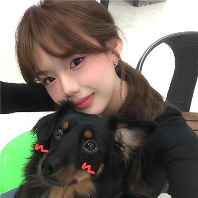 戴流苏耳环的少女